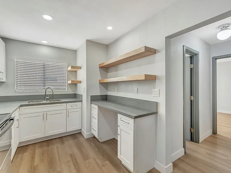 Palm View Village Inglewood — Photo 15