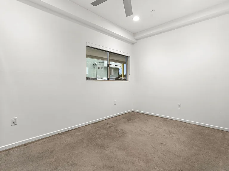 Echo Designer Loft Apartments — Photo 25