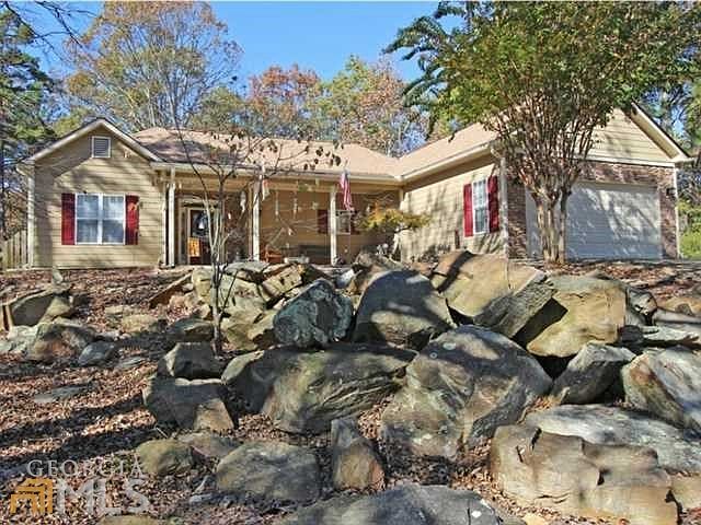 Beautifully maintained handicapped accessible RANCH!