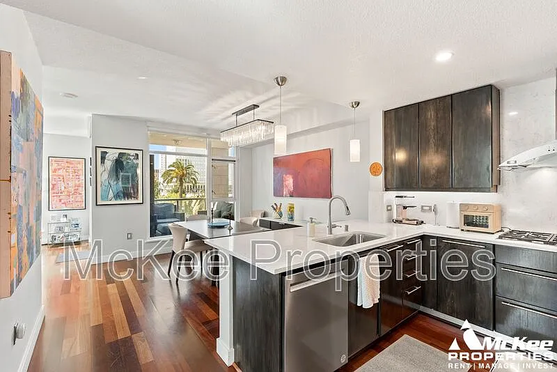 2 bed, 2.0 bath, 1336 sqft, $5,200 — Photo 4