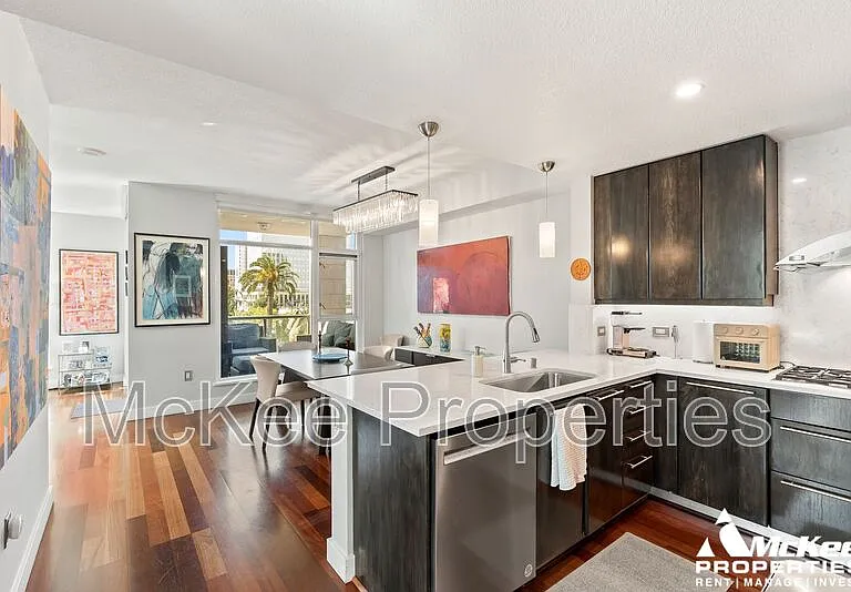 1199 Pacific Hwy #304 — Photo 4