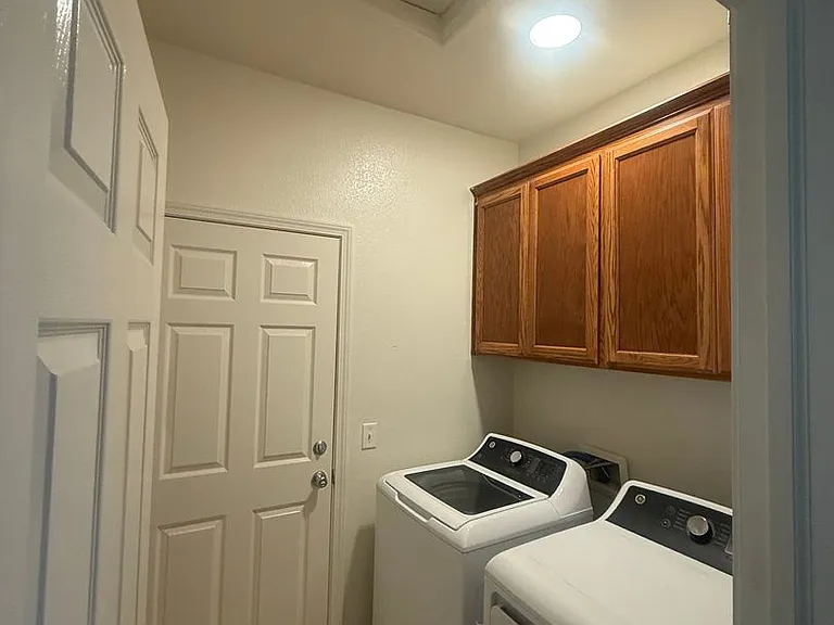 2988 La Vina Cir — Photo 15