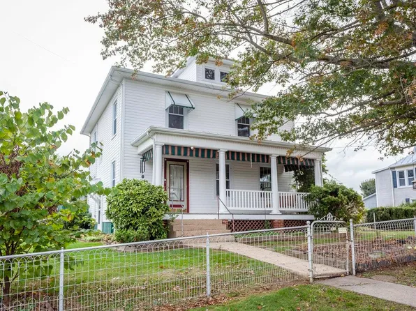 116 Hill Ave, Elkton, VA 22827