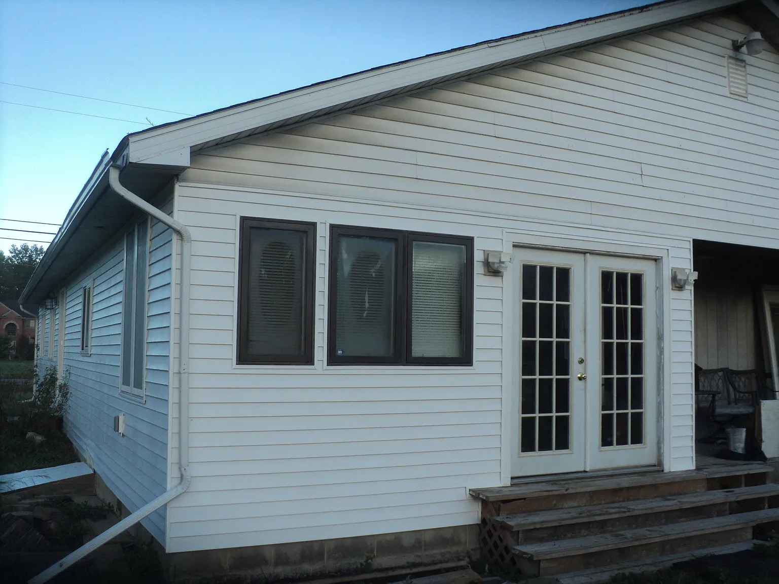 3 bed, 1.5 bath, 1675 sqft, $2,150 — Photo 3