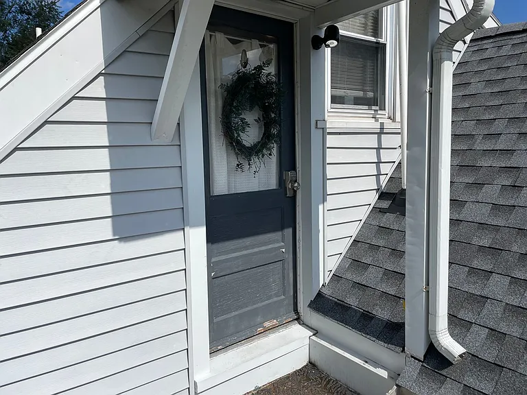 126 Roselawn Ave — Photo 12