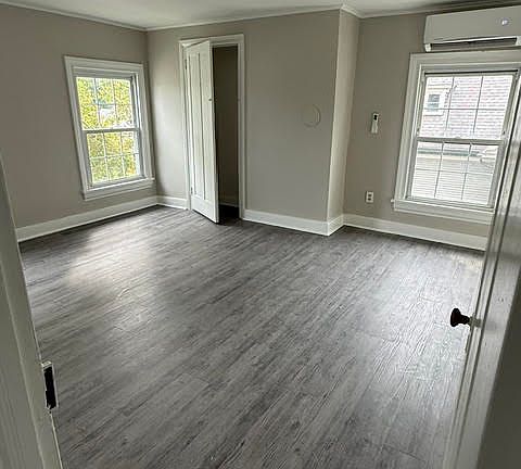 3rd image of 118 S Main St #3