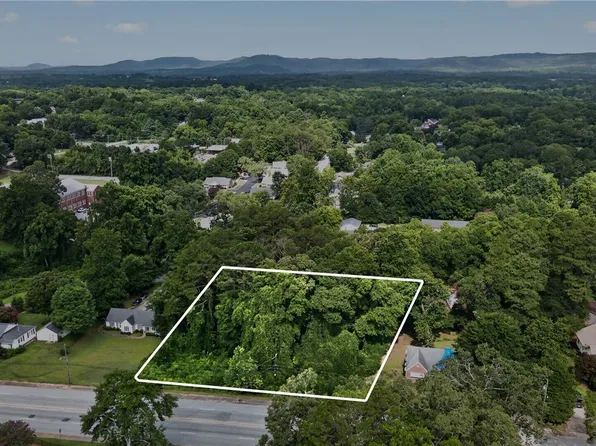 309 N Catherine St, Walhalla, SC 29691