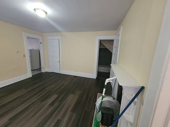 5th image of 555 E Wheeling St #1