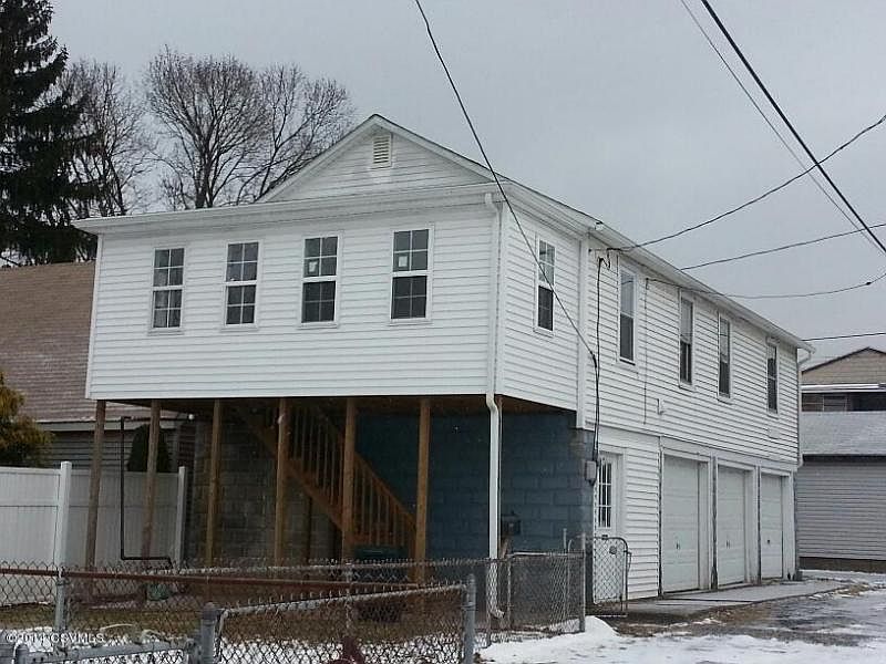 2nd image of 13 1/2 Cooper St
