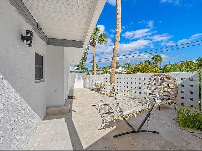 430 Island Cir — Photo 23