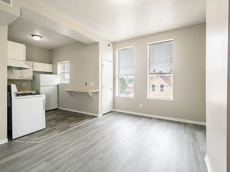 1001 N 29th St — Photo 5