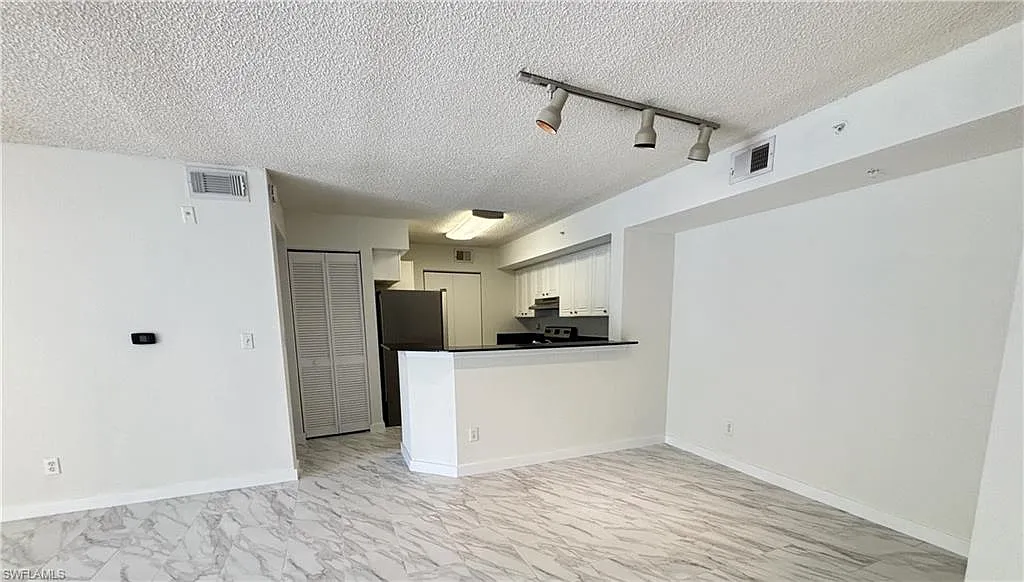 Building Photo - 8265 Ibis Club Dr #610