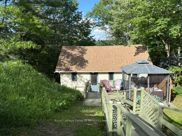 1029 Sprunt Ln, Gravenhurst, ON P1P 1R1