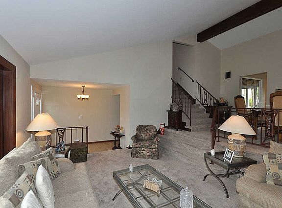 4th image of 2624 N Dryden Pl
