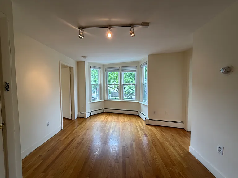 18 Pleasant St #2 — Photo 4