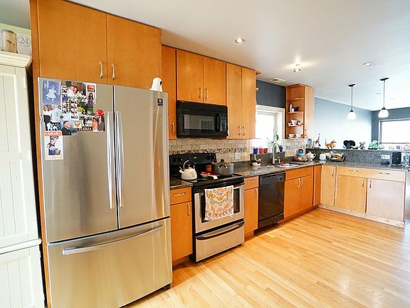 4th image of 7541 W Belmont Ave #2