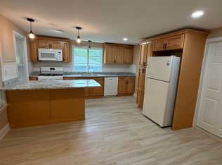 14 Oak St FLOOR 2, North Attleboro, MA 02760