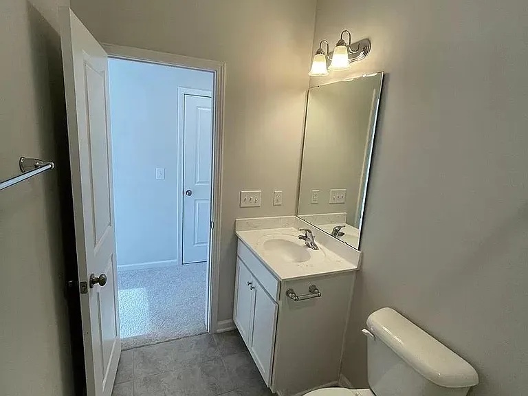 1049 Islip Pl — Photo 30