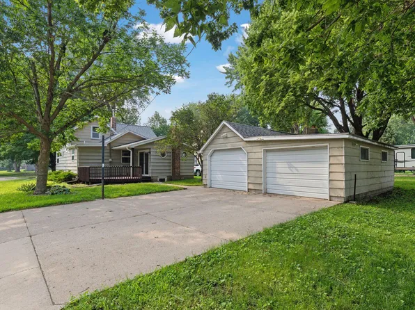 352 2nd St, Gaylord, MN 55334