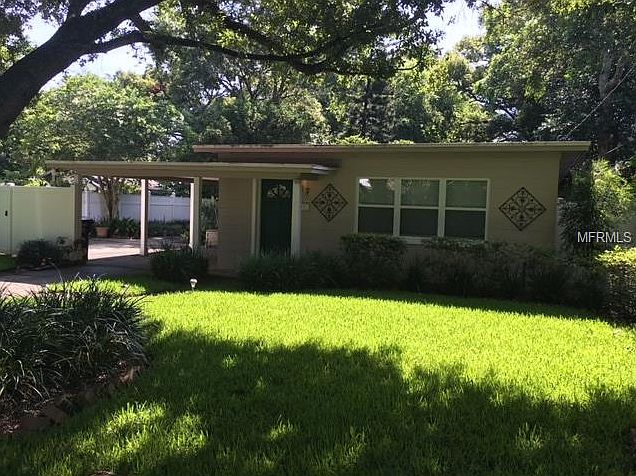 2nd image of 917 Warwick Pl