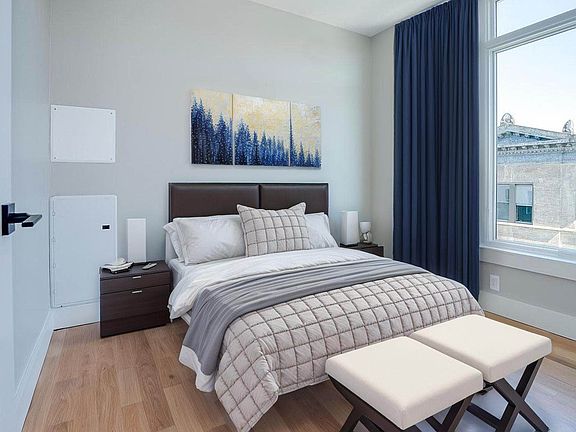 3rd image of 19 Jefferson Ave #3
