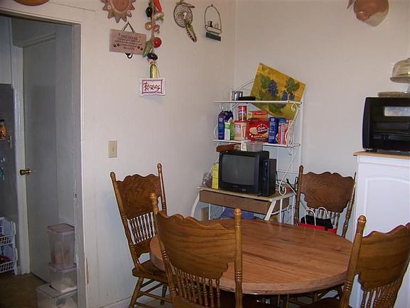 4th image of 1003 Pendegast St