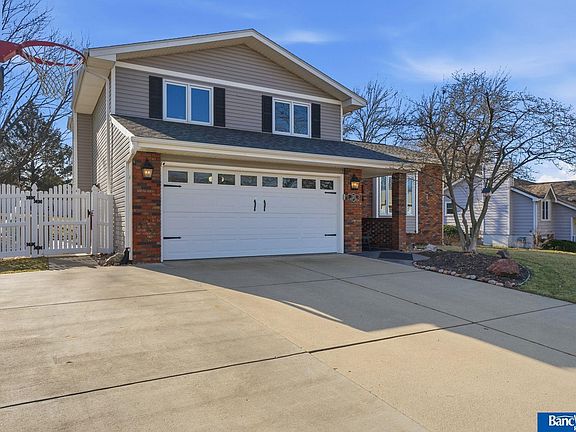 5th image of 7325 Skyhawk Cir