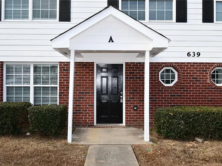 639 Mill Stone Blf #A — Photo 2