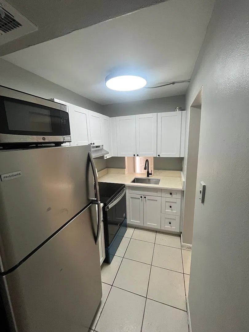 Camilia Manor — Photo 3