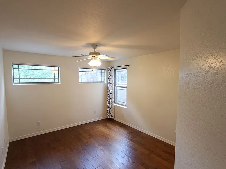 1897 W Camelot Dr — Photo 23