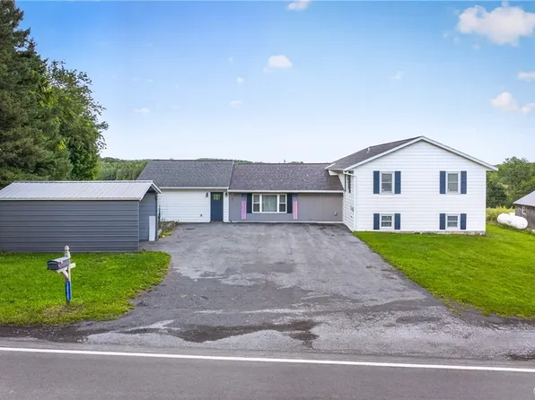 10527 Roberts Rd, Sauquoit, NY 13456
