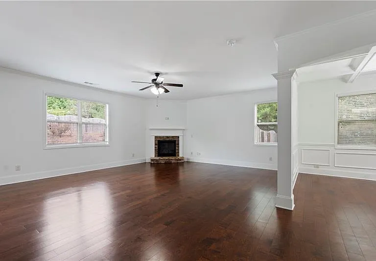 2080 Red Barn Ct — Photo 9