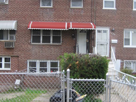 3rd image of 3216 Pearsall Ave