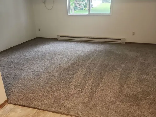 455 N Welco Dr APT T1, Montgomery, MN 56069