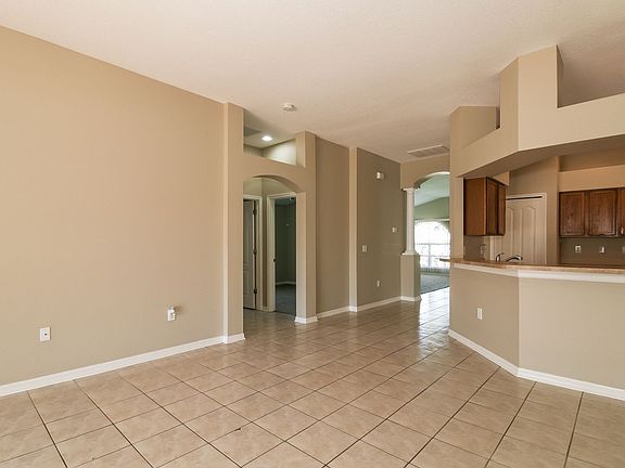 4th image of 449 Stone Briar Dr