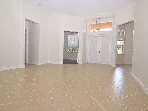 5th image of 9421 Briarcliff Trce