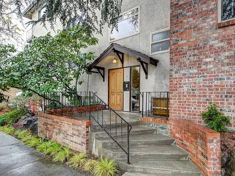 Ballard Flats Apartments — Photo 14
