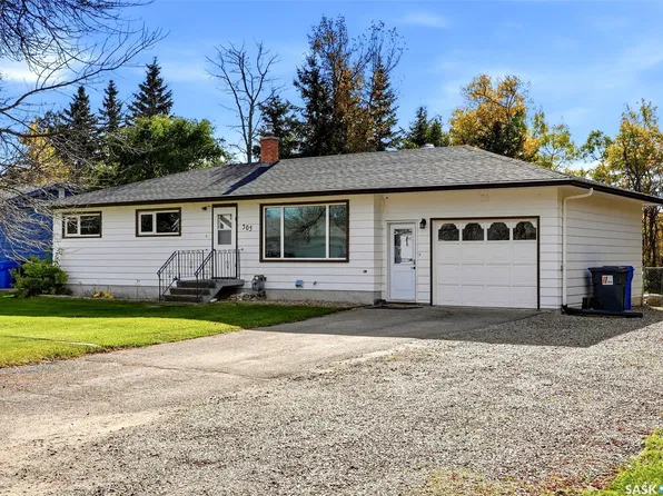 305 1st Avenue NW, Ituna, SK S0A 1N0