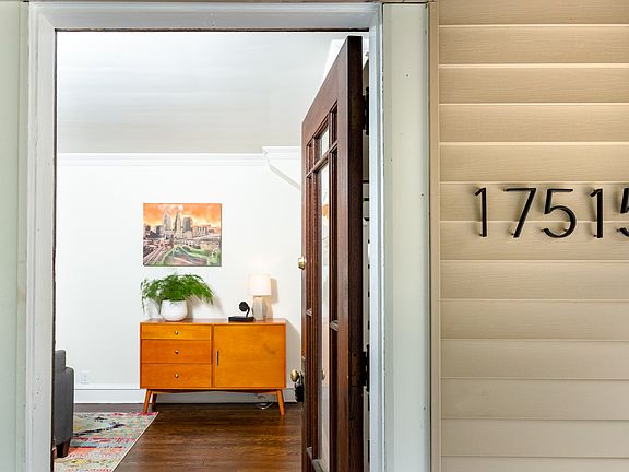3rd image of 17515 Dartmouth Ave