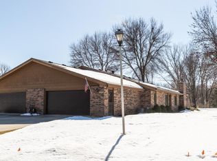 2241 Baihly Ln SW, Rochester, MN 55902