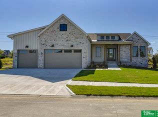 21315 E St, Elkhorn, NE 68022