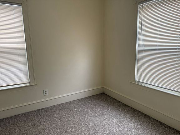 5th image of 34 Crescent St #6