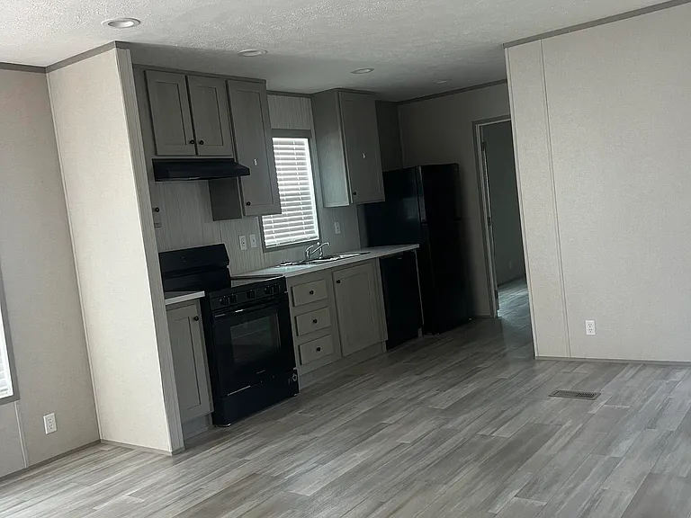 2220 Montague Avenue Ext — Photo 2