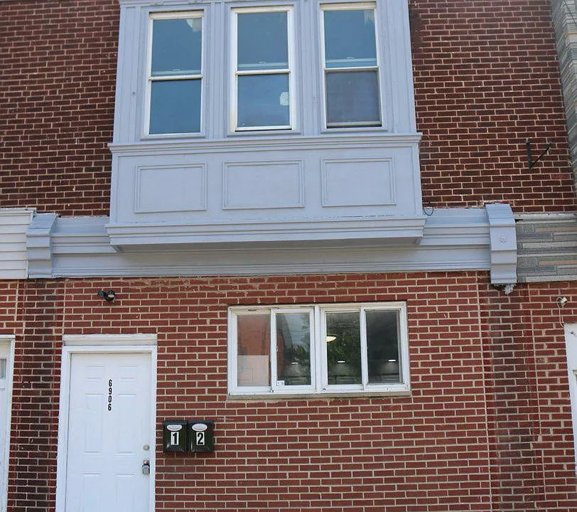 6906 Woodland Ave #2
