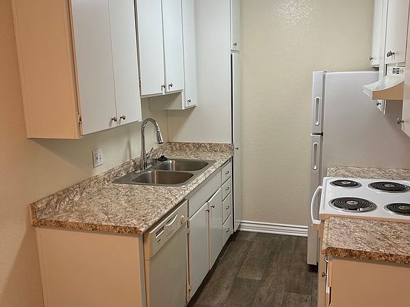 4th image of 1546 Broadway #1560-J