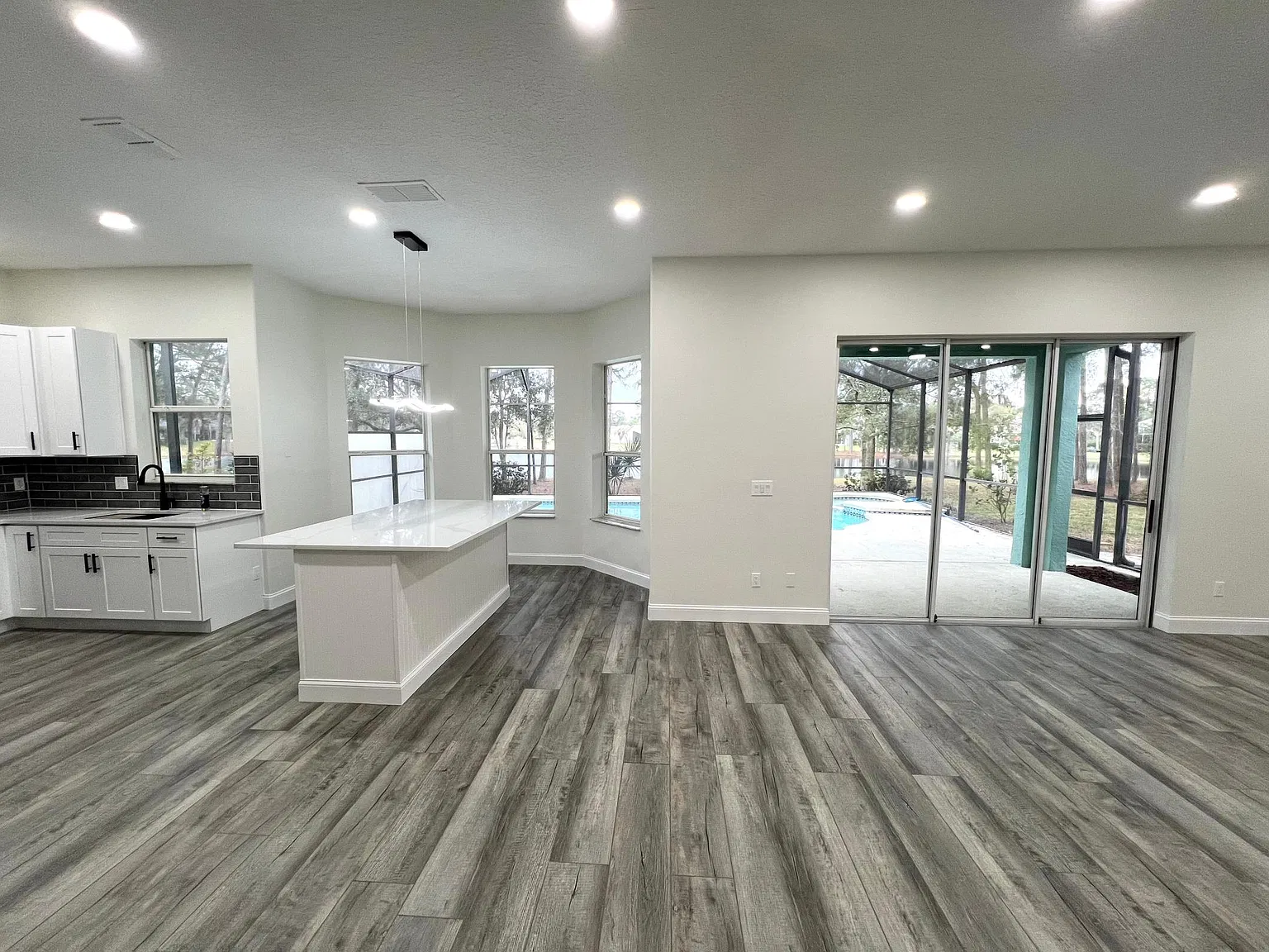 4 bed, 3017 sqft, $4,200 — Photo 3