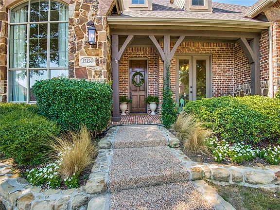 3rd image of 15138 Woodbluff Dr