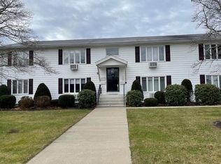 300 Old County Rd APT 3, Smithfield, RI 02917