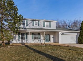 7117 Seminole Dr, Darien, IL 60561
