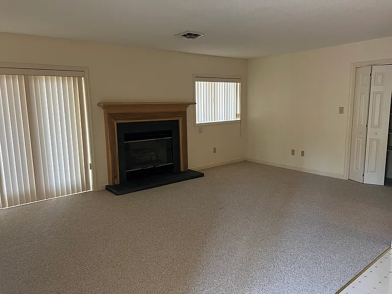 303 Lake Pointe Dr — Photo 28